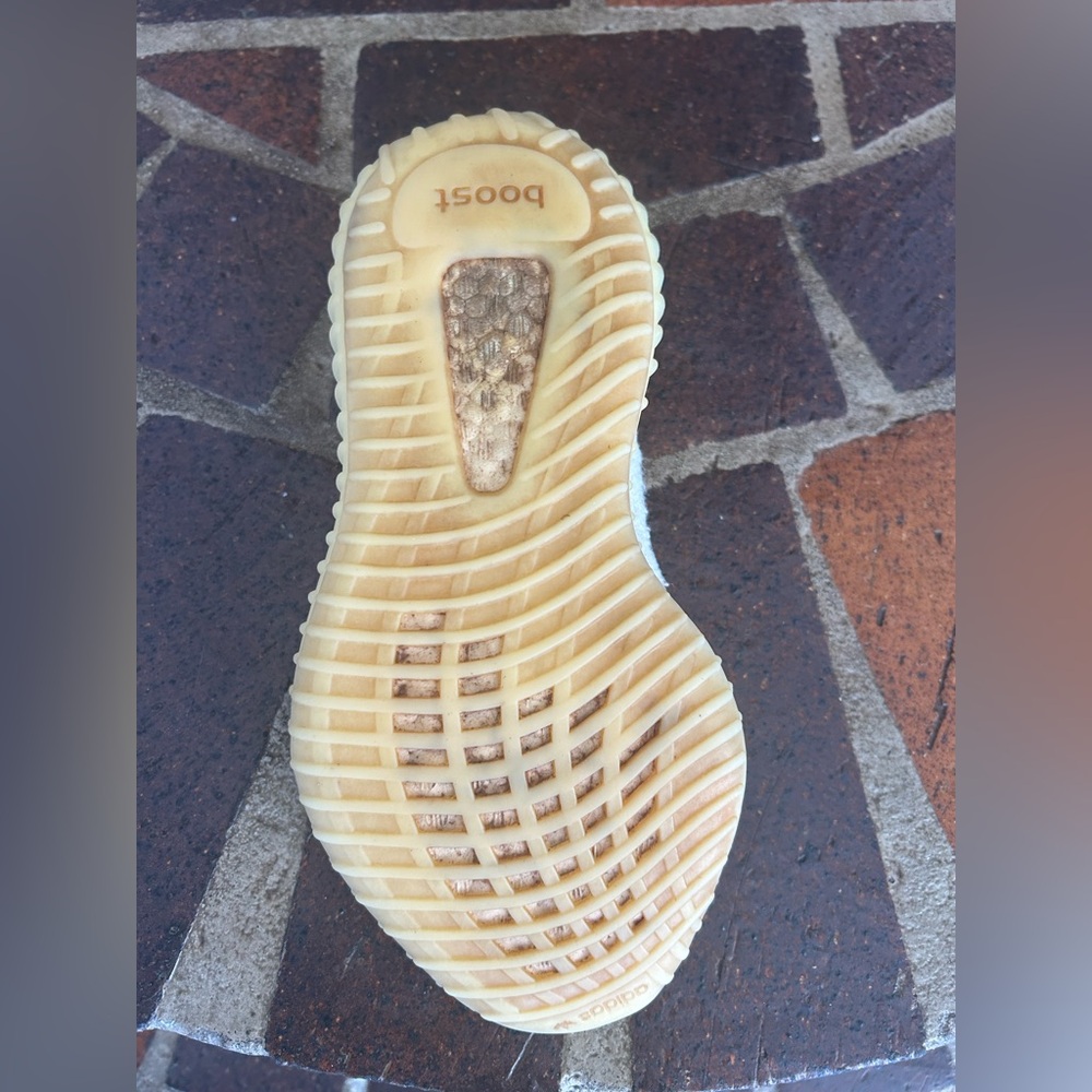 Yeezy - Women shoes - Picture 7 of 9